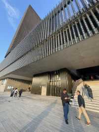 🌅 M+: จุดชมพระอาทิตย์ตกที่ปังที่สุดใน West Kowloo