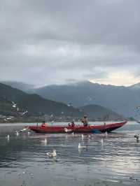 瀘沽湖晨霧|霧裡的湖光與水性楊花