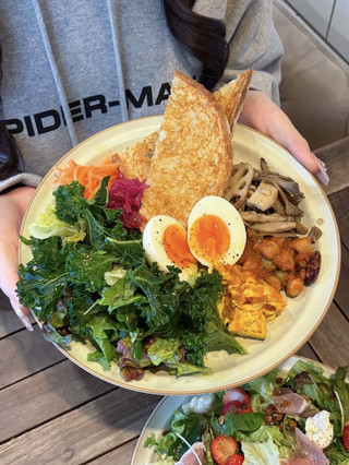 【福岡午餐】能大口吃蔬菜的美味午餐