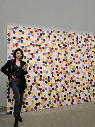 🎨 Artistic Heaven: Damien Hirst & BTS Vibes! 🎶