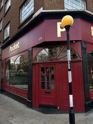 Cozy Coffee Spot in Notting Hill