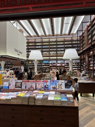 Taoyuan Airport Terminal 2 Souvenir Bookstore | The Best Last Stop Before Boarding.