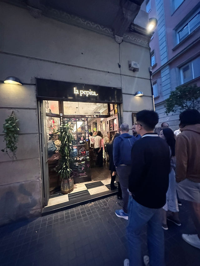 📍西班牙·巴塞隆拿 🇪🇸｜精華必去行程✨ 高第迷宮 + 海邊放空 + TAPAS美食天堂！