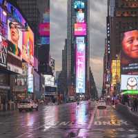 "A World of Light and Motion: Times Square"