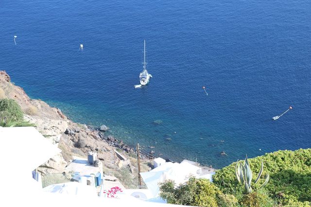 Escape to Santorini's Caldera Views