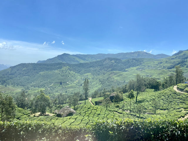 Trekking to Lakkon Falls