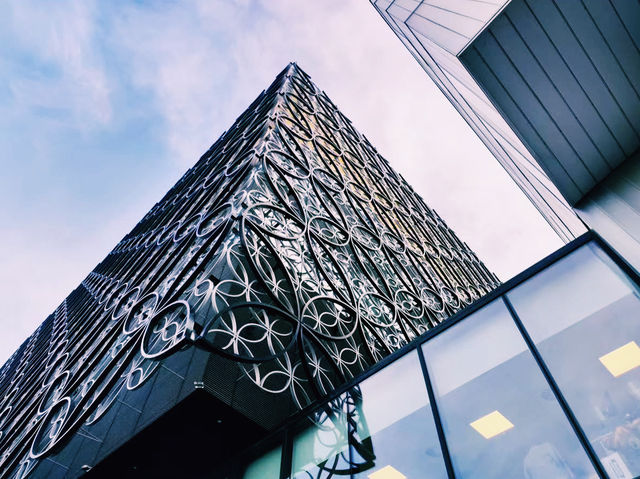 📚 Library of Birmingham: A Modern Architectural Wonder