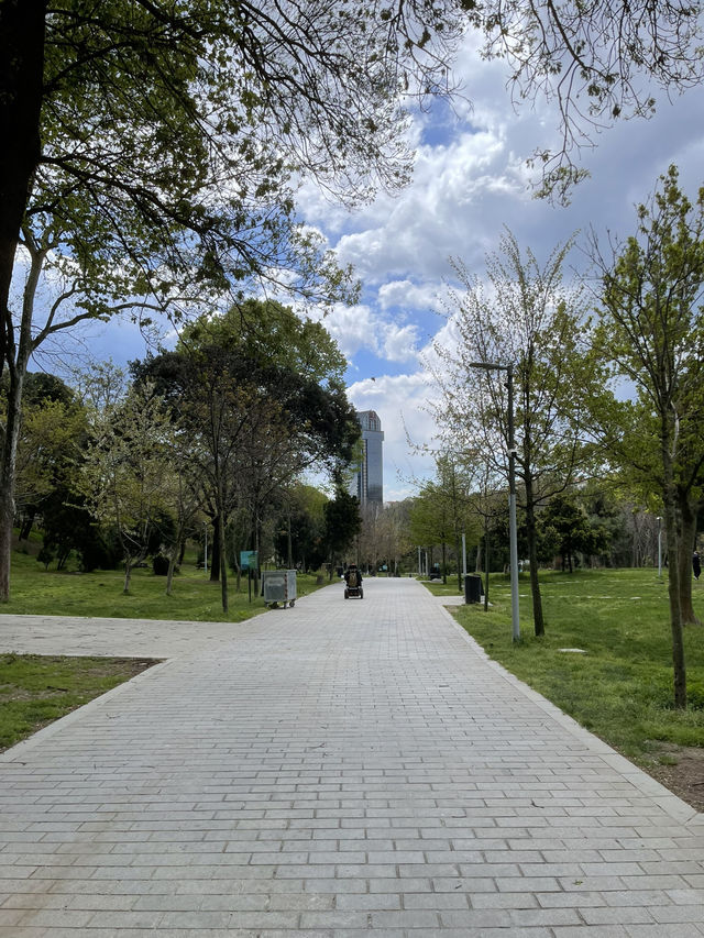 Maçka Democracy Park: Istanbul's Green Gem