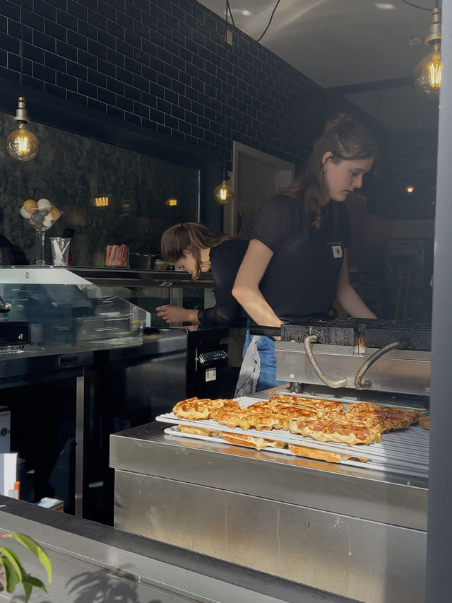 Waffle Ecstasy in Ghent - Bueno & Blueberries 