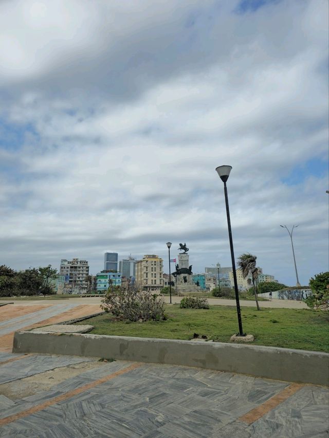 해외여행 쿠바 올드하바나의 광장 Parque Antonio Maceo