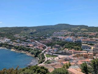 Walking to Castelsardo while avoiding the main road.