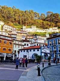 🎨 Cudillero: A Colorful Fishing Village on Spain’s Green Coast 🇪🇸✨