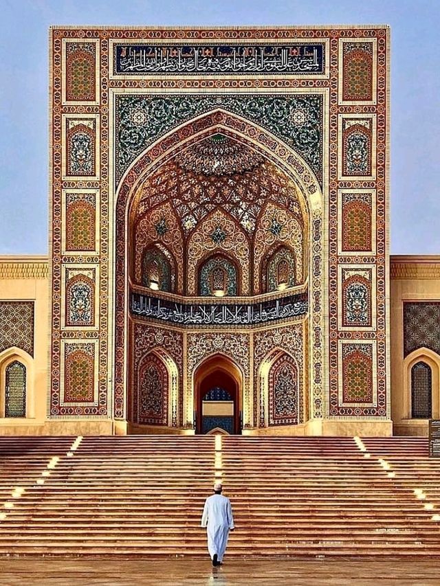 🕌 Sultan Qaboos Grand Mosque, Sohar – A Tranquil Marvel of Omani Architecture