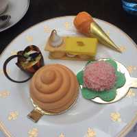 ✨ Renaissance Radiance: A Chic Escape in the Heart of the City