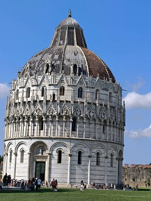 ⭐ Duomo di Milano – History & Exterior Architecture ✨⛪ ⭐ Duomo di Milano – History & Exterior Architecture ✨⛪