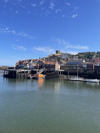 🌊 River Esk, Whitby: The Quiet Heart of a Seaside Town 🚣‍♂️🏰