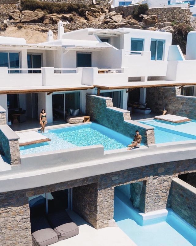 March trip to Greece | Cave hotel! Romantic love, sea, niche private collection.