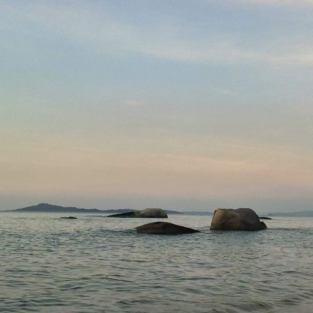 The morning breeze brings the smell of sea