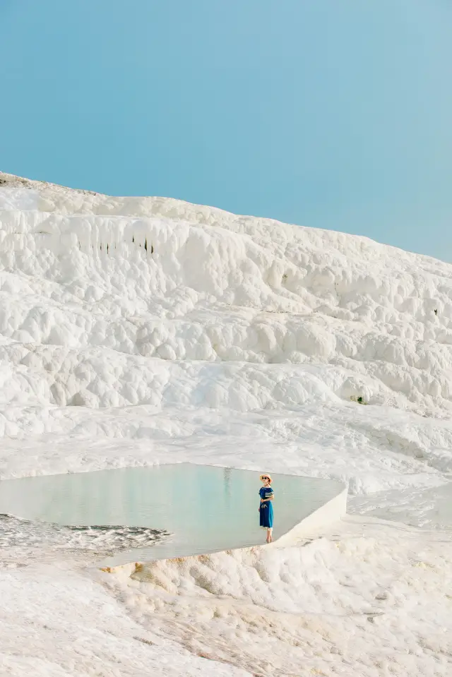 Turkey | Falling into a dreamy cotton castle.