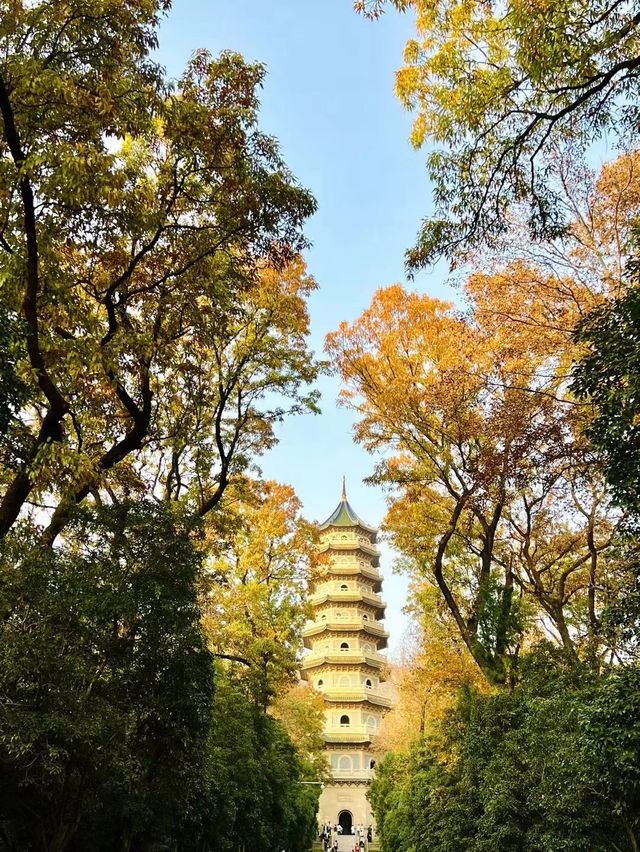 初冬南京古風古色的棲霞山