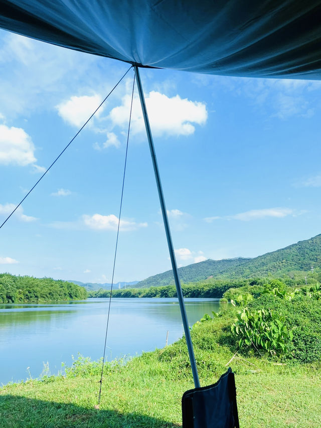 廣州露營無人打擾的山畔湖景