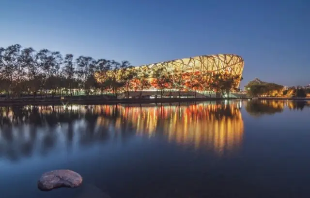 Night tour of the Bird's Nest: A perfect fusion of dazzling lights and tranquil beauty