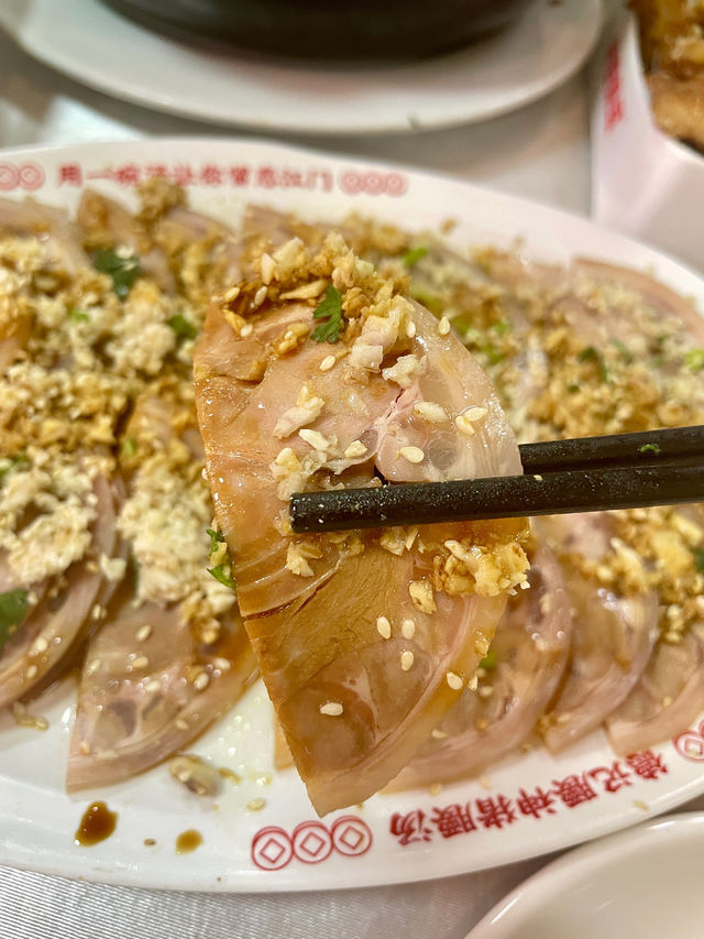 跟住柴九哥去穩食😋