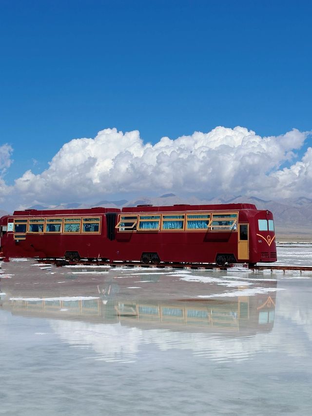 一起來茶卡鹽湖 尋找千與千尋裡的小火車吧！