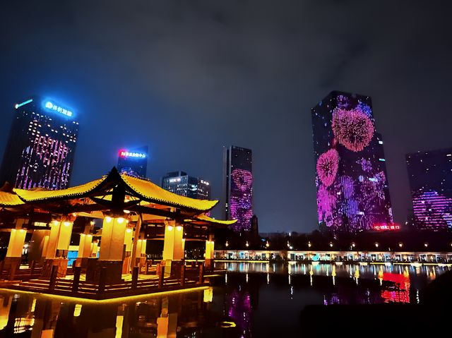 佛山千燈湖西街夜市｜氣氛感也太好了吧！