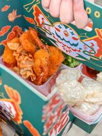 The distinctive cuisine of Gulangyu Island, for which a half-hour queue was endured before purchase.