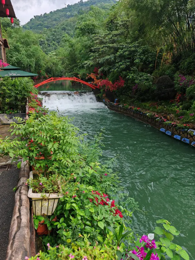 Qingyuan Gulong Gorge Rafting + Gulong Gorge Cloud Sky Wave Dominator One-Day Tour