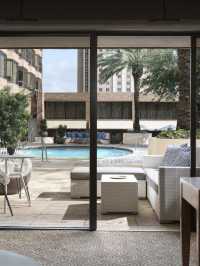 Houston's Finest: Luxury & Comfort at Four Seasons 🌟✨