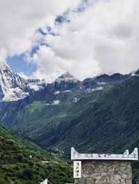 四姑娘山｜閱山四季名宿讓您住進能夠欣賞雪山的森林之中。