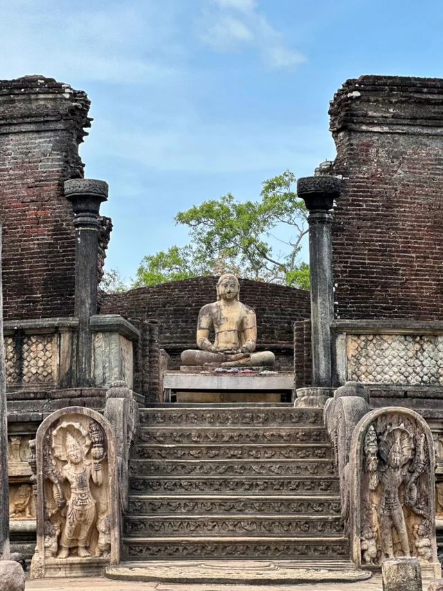 | Polonnaruwa |再次進入一處世界遗產,可看到孫悟空的場景。