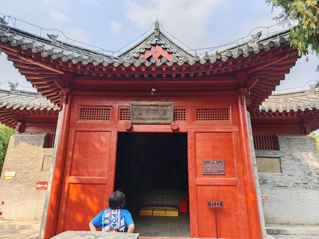 參觀毗盧寺趕上了專家講解。