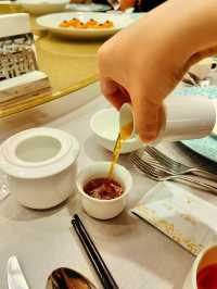 秋風起，蟹腳癢。吃蟹的季節，品味不一樣的蟹宴。哈爾濱香格里拉大酒店，把螃蟹做出了讓我驚艷的感覺。