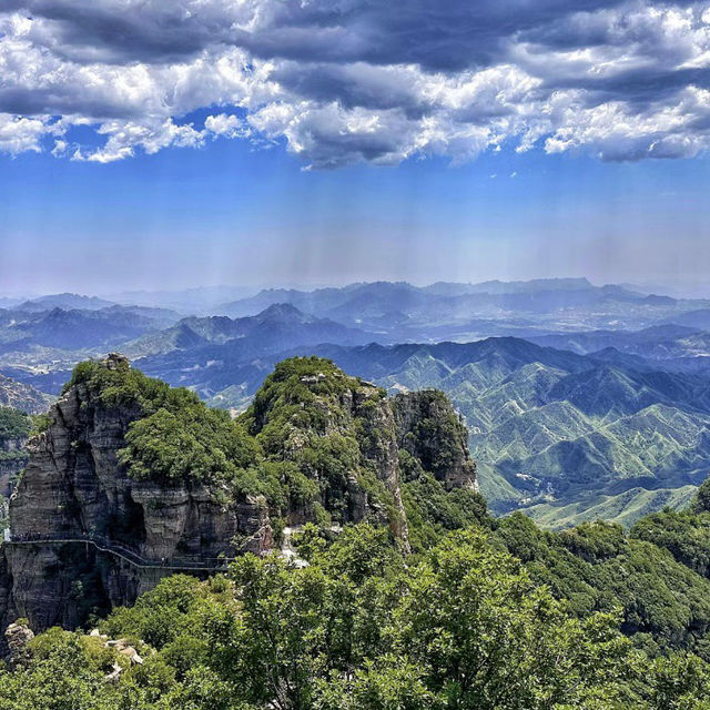 雲海奇峰中的仙境之旅——白石山的壯麗與險峻