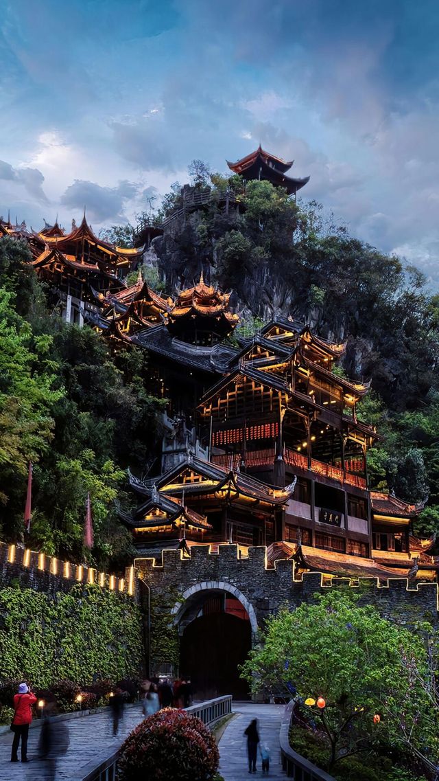天下苗城苗王城～迎客三關？？。