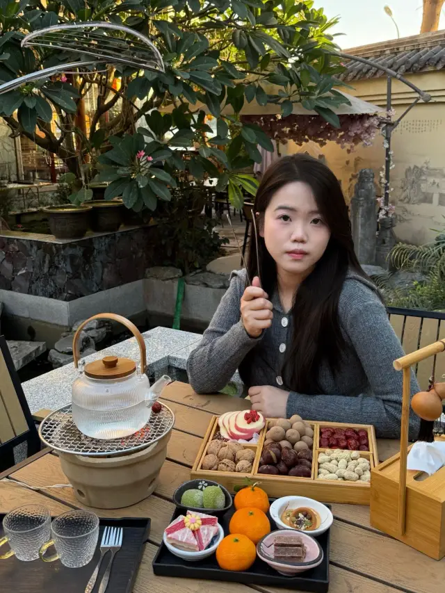 Cảm giác nghi lễ vào mùa đông: Triệu Khánh cũng có nghi lễ pha trà bên lò sưởi