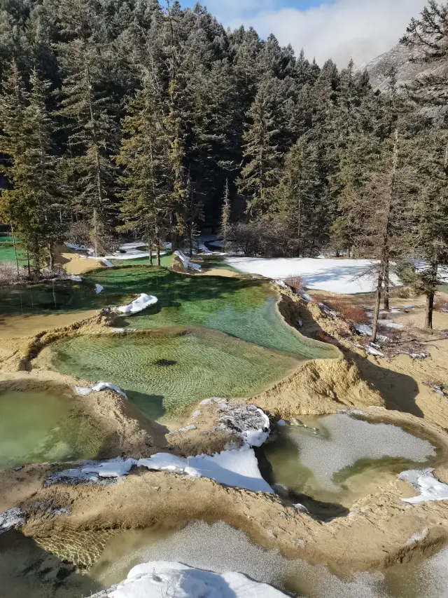 One-day trip to Huanglong and Jiuzhaigou