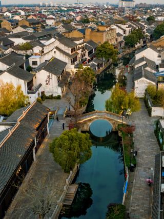 Shanghai is just a 30-minute high-speed train ride away from this ancient town! 