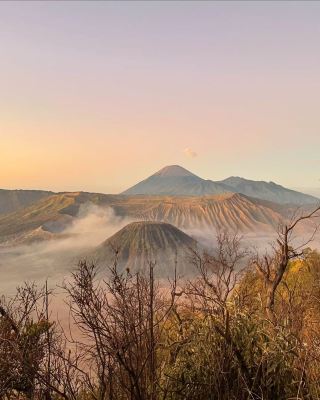 4-Day 3-Night Indonesia Volcano & Waterfall Adventure!