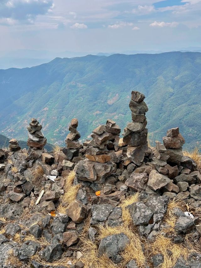 打卡雞足山，赴一場與神靈的浪漫之約！
