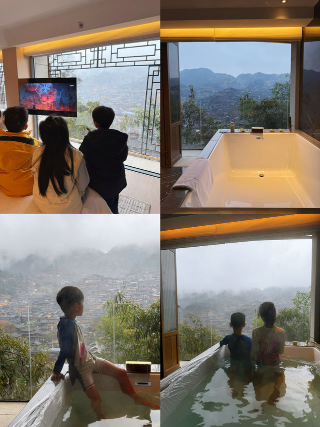這家民宿讓我看到千戶苗寨的萬家燈火