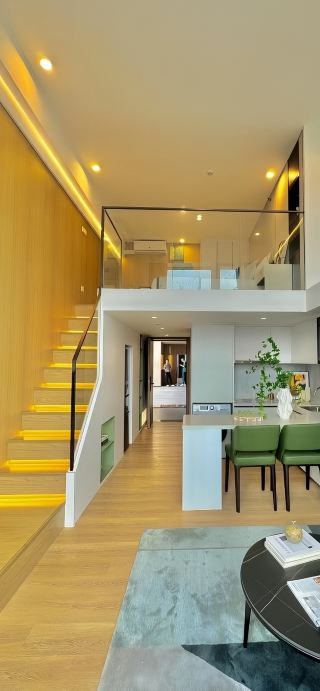 This loft hotel in Jiangxi has such a great atmosphere, perfect for young couples in college.