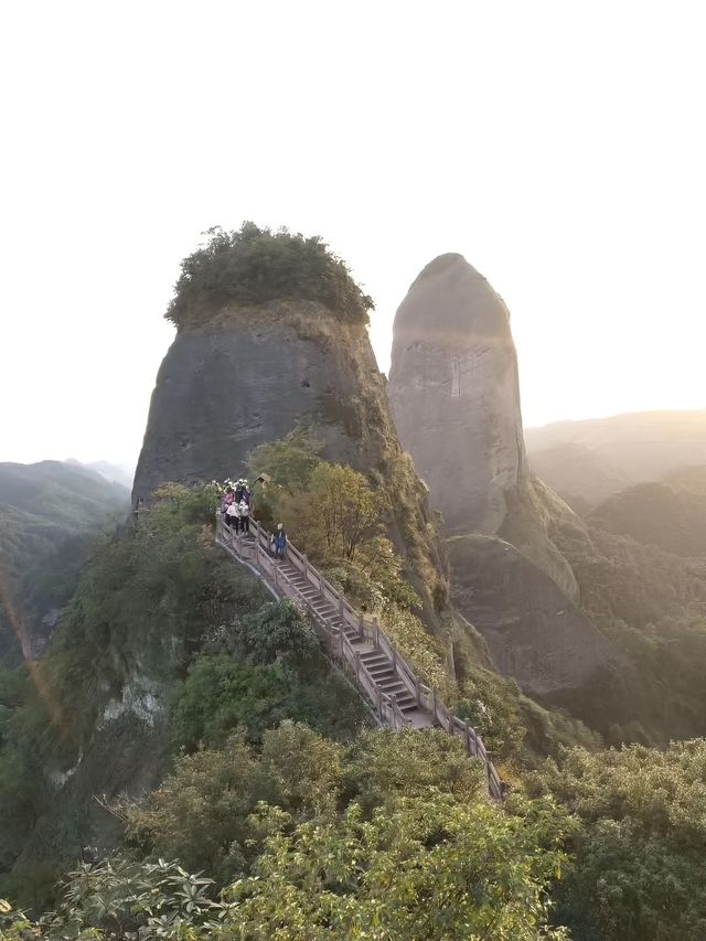 湘楚丹霞與荊楚銀杏嘅夢幻之旅