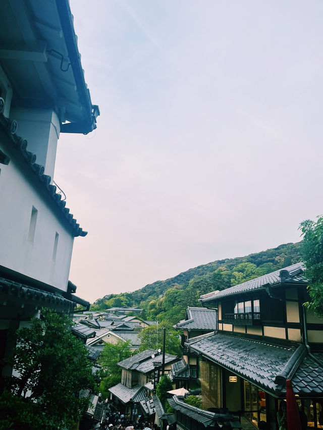 Slowing down in the heart of Kyoto 😍