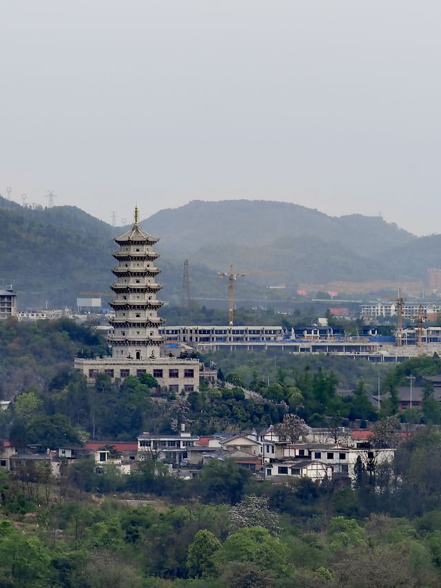 青巖古鎮：黔中腹地的石頭史詩