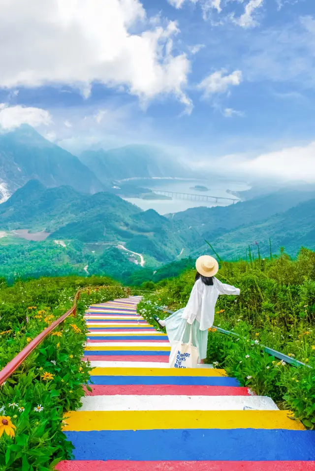 I thought Qingcheng Mountain was already beautiful enough! Until I came to... 1.5h