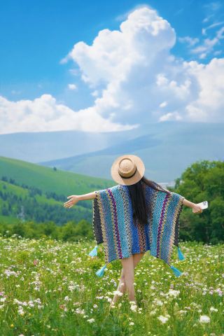 Grassland Sky Road Guide! Who can resist!! An 8-minute off-road ride straight to the 2,200-meter-high clouds!! Reach out and touch the cotton candy clouds ☁️ beneath your feet